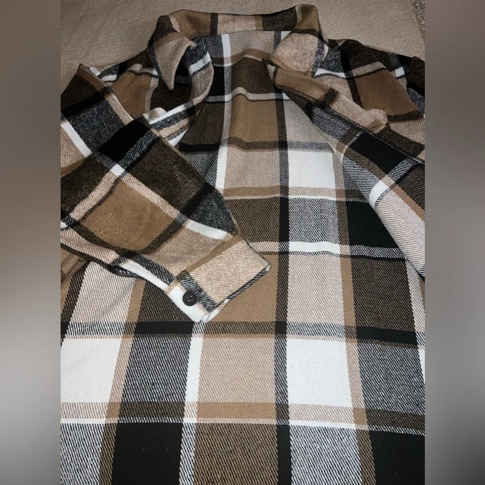 Shacket - Picture 3 of 3